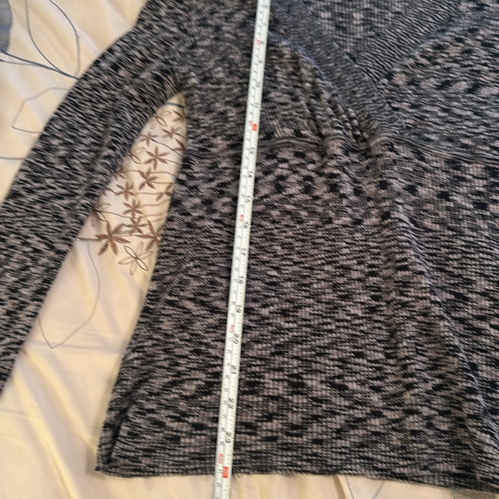 Nine West v neck sweater size small - Picture 5 of 7